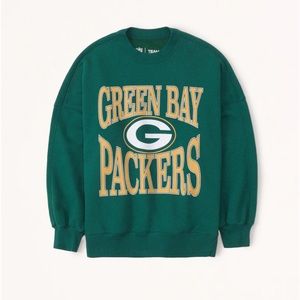 Abercrombie Green Bay Packers Oversized Crewneck